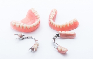 cómo cuidar las prótesis dentales